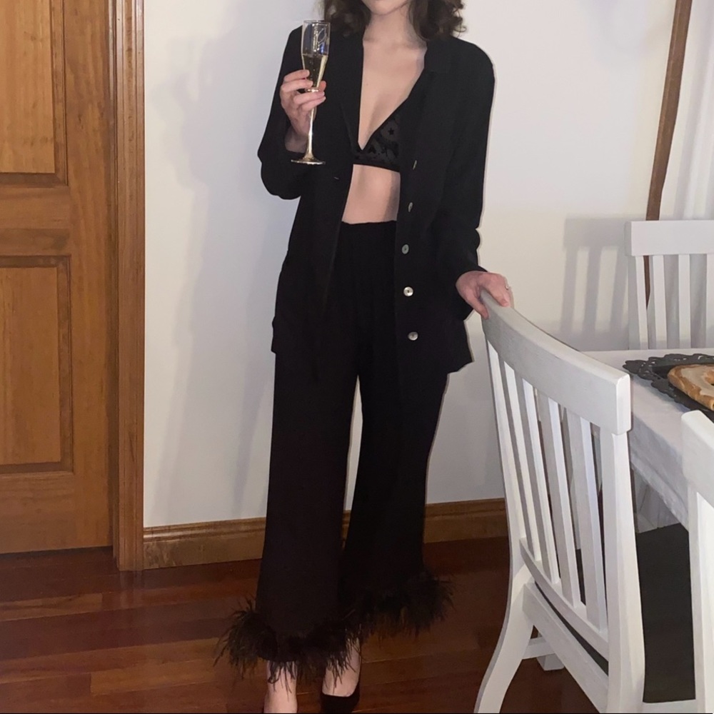 Daily Sleeper Party Pajama Set With Feathers in Black